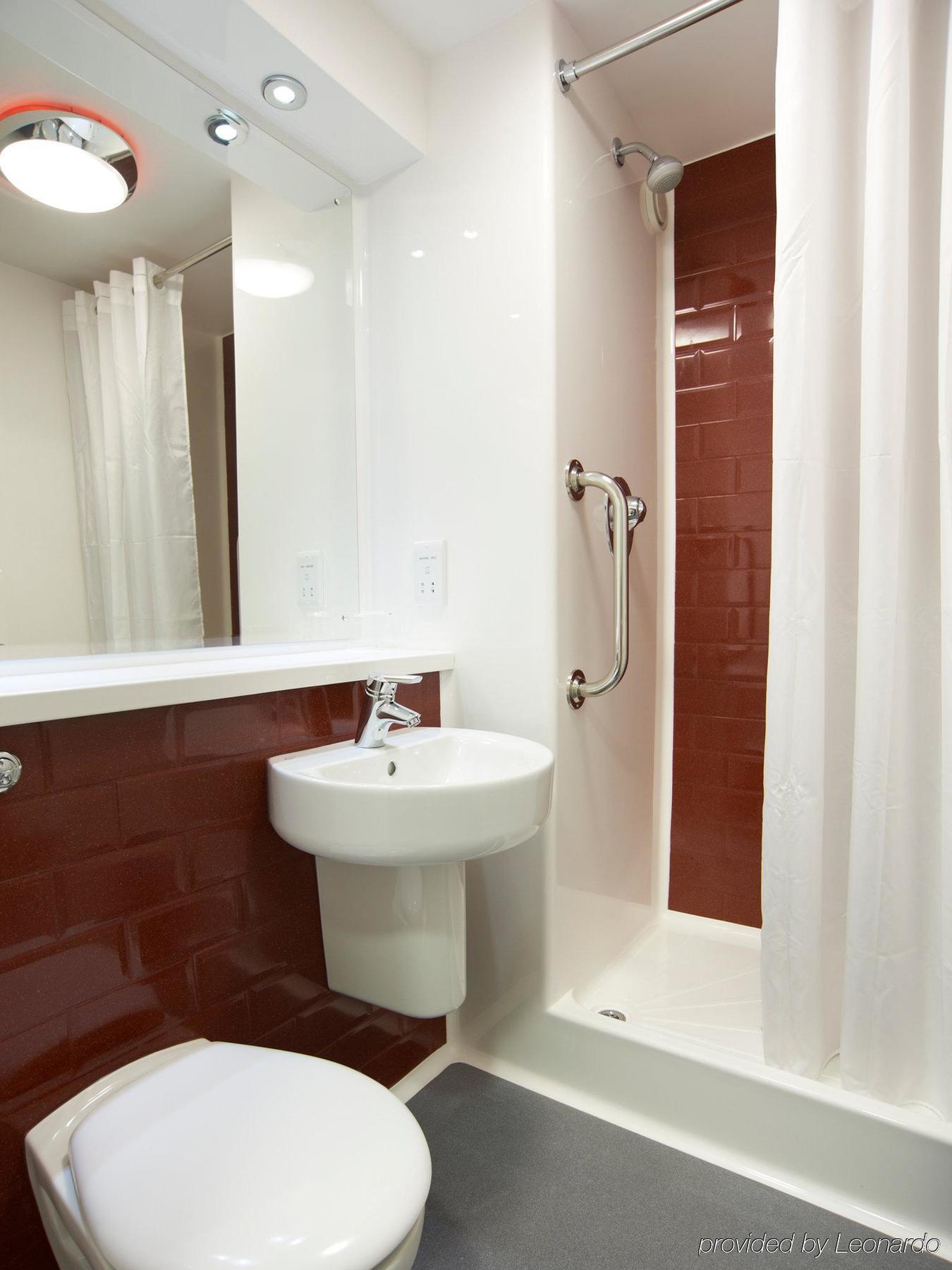 Travelodge London Stratford Hotel Ngoại thất bức ảnh