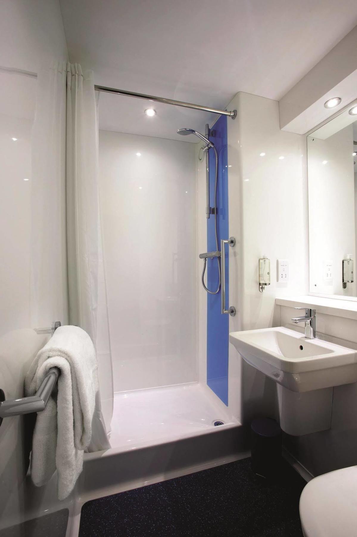 Travelodge London Stratford Hotel Ngoại thất bức ảnh